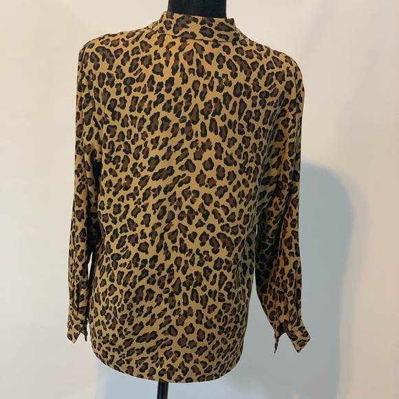 💥2 for $20💥Lizsport Petite leopard blouse🔥 - Picture 3 of 9
